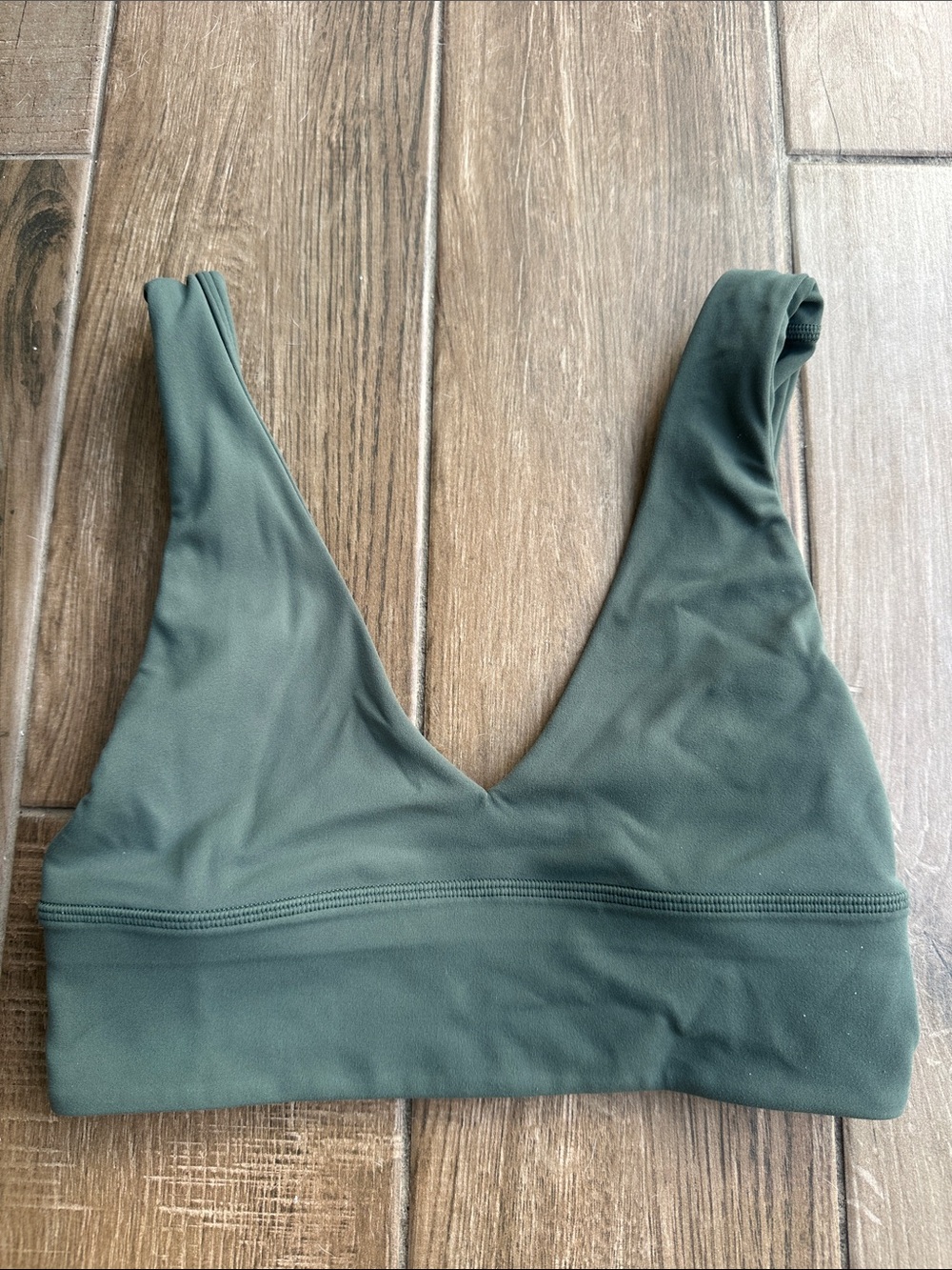 Wireless V-Neck Bralette in Green